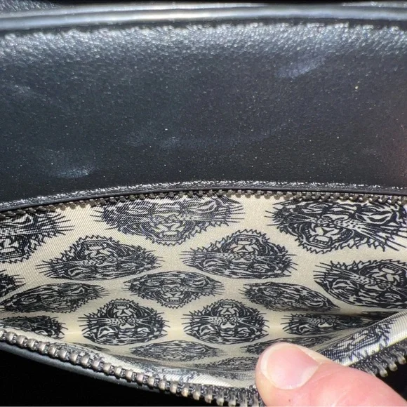 Ed Hardy Black and Red Skull Shoulder Bag - Picture 3 of 7